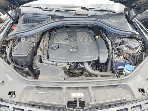 2015 MERCEDES-BENZ ML ML350 — Engine bay