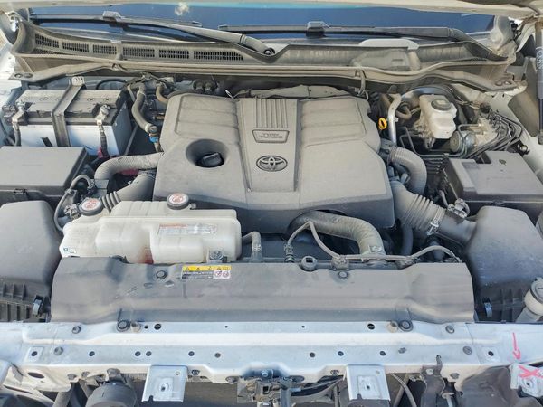 2024 TOYOTA TUNDRA — Engine bay