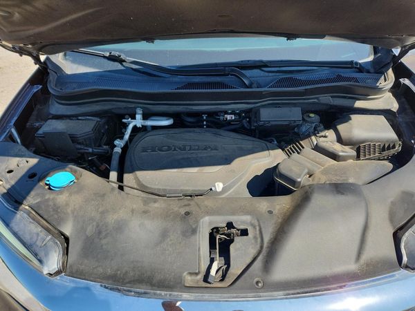 2022 HONDA PILOT — Engine bay