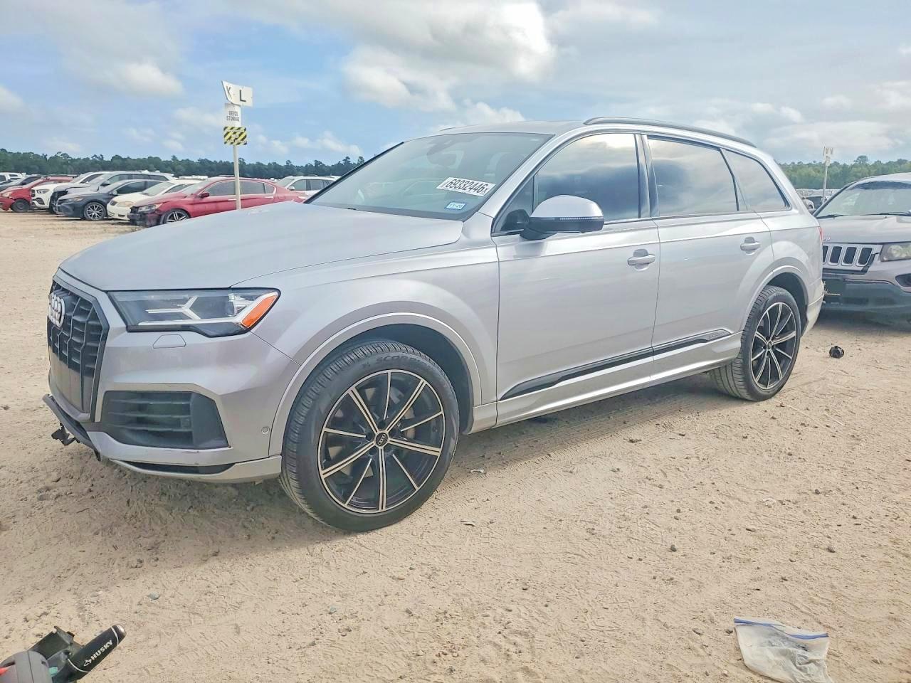 2021 AUDI Q7 — Front 3/4