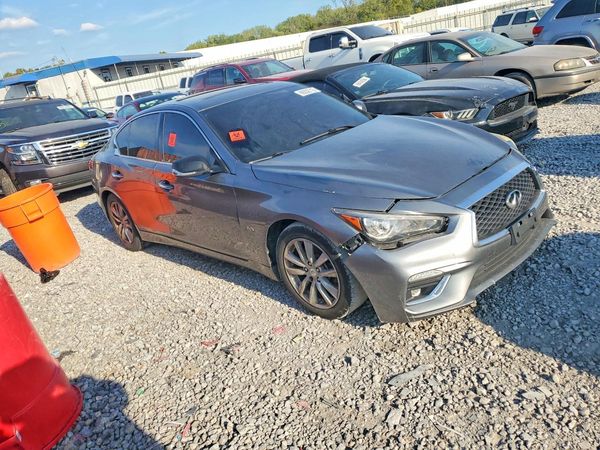 2015 INFINITI Q50 — Passenger 3/4