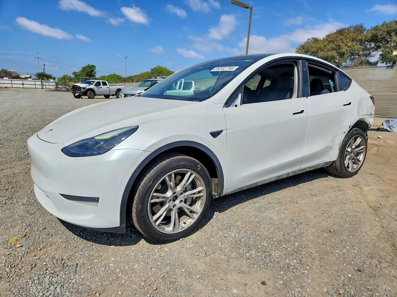 2023 TESLA MODEL Y — Front 3/4