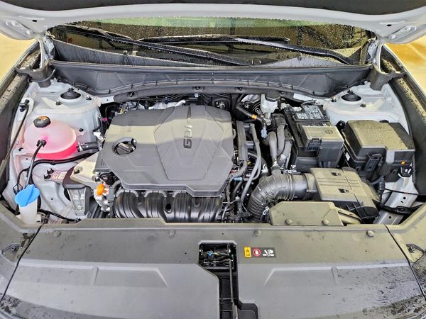 2026 HYUNDAI TUCSON — Engine bay