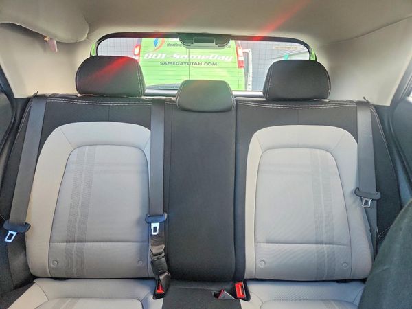 2025 HYUNDAI VENUE SEL, Limited — SUVN