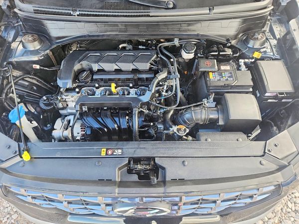2025 HYUNDAI VENUE SEL, Limited — Engine bay