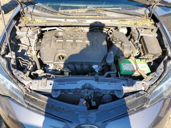 2017 TOYOTA COROLLA — Engine bay