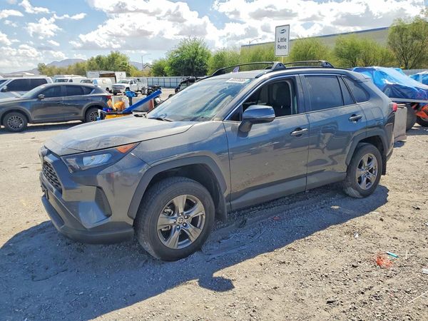 2020 TOYOTA RAV4 LE — Front 3/4