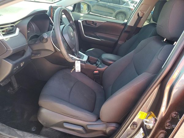 2020 TOYOTA RAV4 LE — DENT