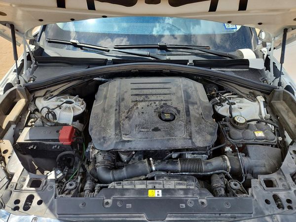 2018 LAND ROVER RANGE ROVER VELAR S — Engine bay