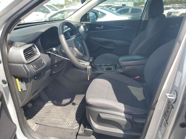 2017 KIA SORENTO — DENT