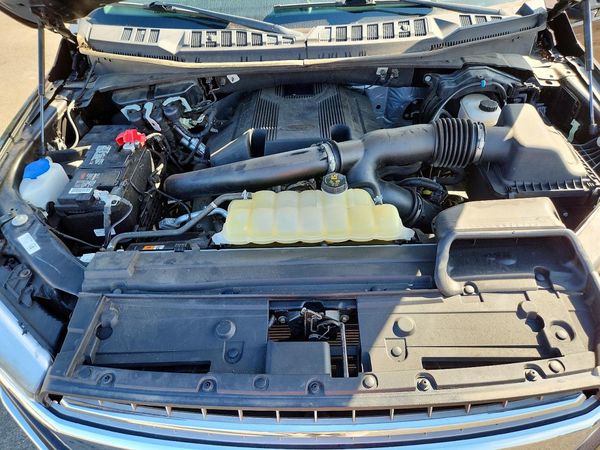 2020 FORD F150 — Engine bay