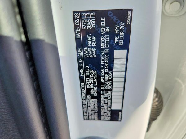 2023 VOLVO C40 Plus Dark — VINS