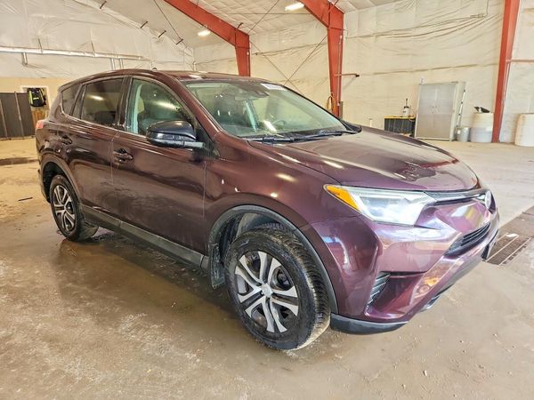 2018 TOYOTA RAV4 — Passenger 3/4