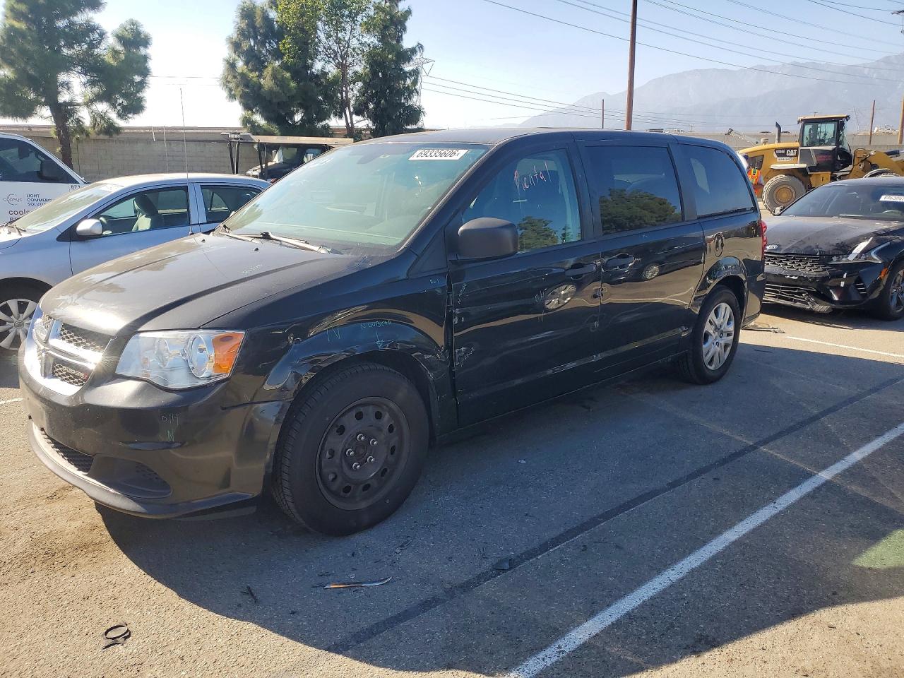 2019 DODGE GRAND CARAVAN SE — Front 3/4