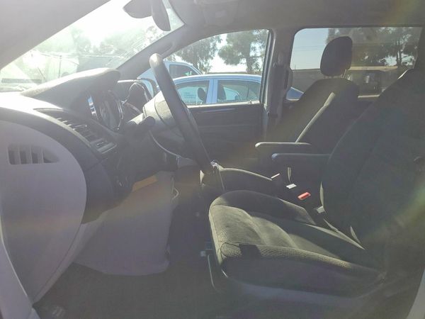 2019 DODGE GRAND CARAVAN SE — DENT