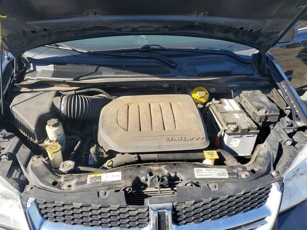 2019 DODGE GRAND CARAVAN SE — Engine bay
