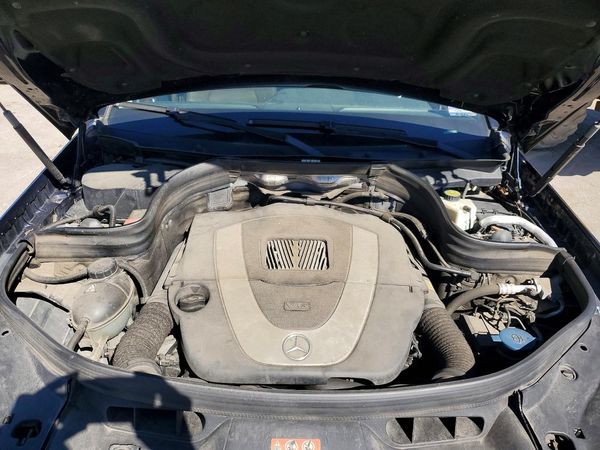 2012 MERCEDES-BENZ GLK GLK350 4-MATIC — Engine bay