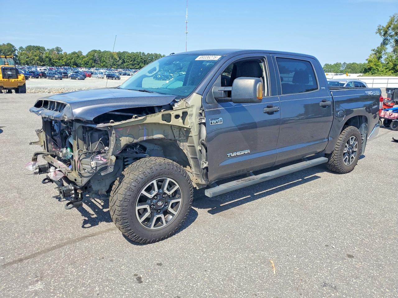 2018 TOYOTA TUNDRA SR5 — Front 3/4