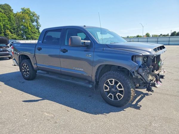 2018 TOYOTA TUNDRA SR5 — Passenger 3/4