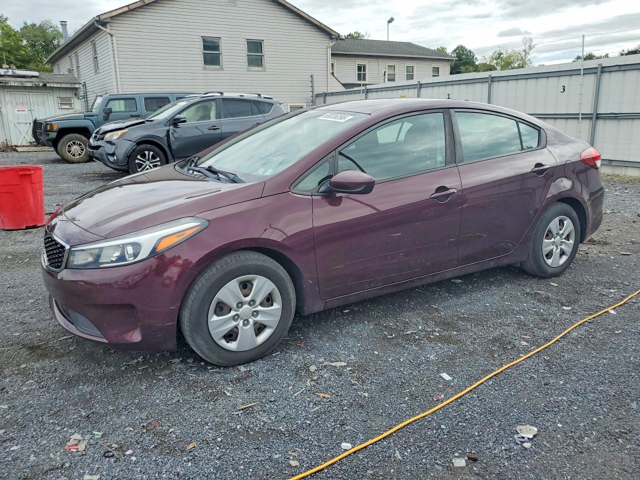 2018 KIA FORTE LX Base — Front 3/4