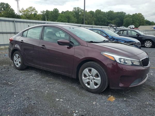 2018 KIA FORTE LX Base — Passenger 3/4