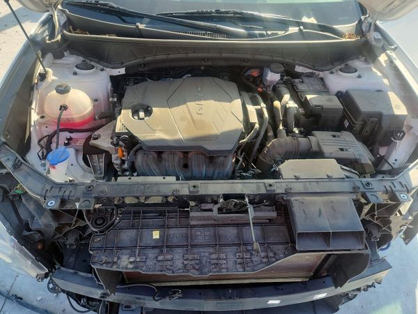 2025 HYUNDAI TUCSON — Engine bay