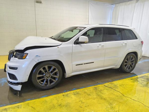 2018 JEEP GRAND CHEROKEE Overland — Front 3/4
