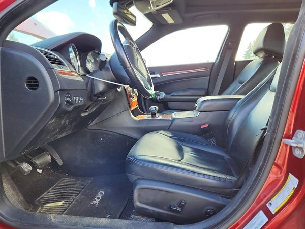 2014 CHRYSLER 300 — DENT