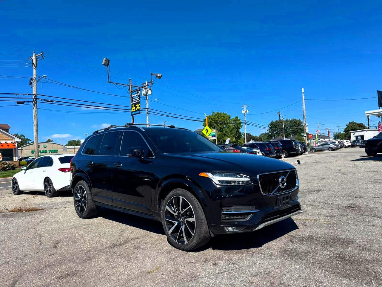 2019 VOLVO XC90 Momentum