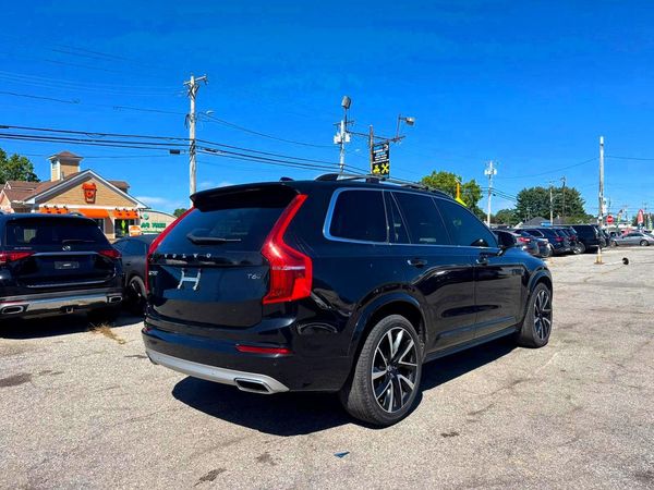 2019 VOLVO XC90 Momentum