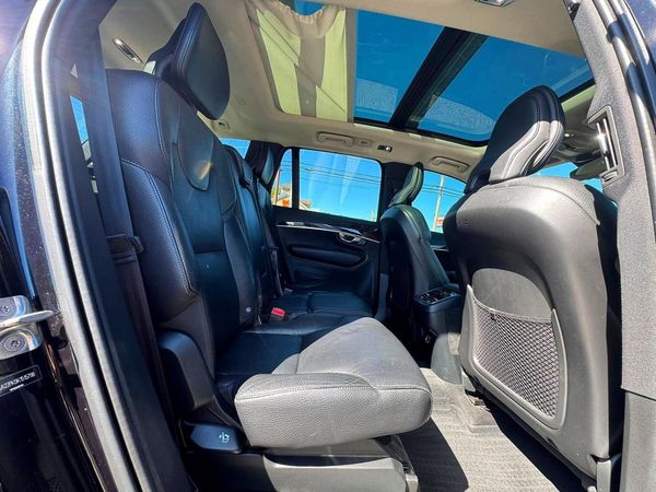 2019 VOLVO XC90 Momentum