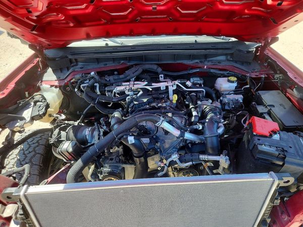 2025 FORD BRONCO Big Bend — Engine bay