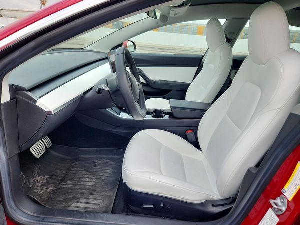 2019 TESLA MODEL 3 — DENT