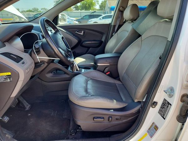 2015 HYUNDAI TUCSON GLS (Middle) — DENT