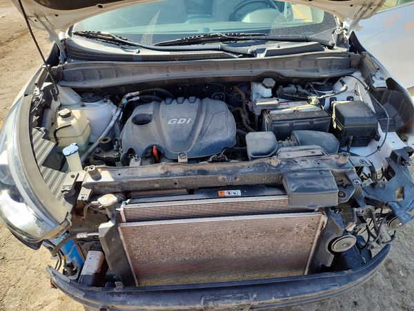 2015 HYUNDAI TUCSON GLS (Middle) — Engine bay