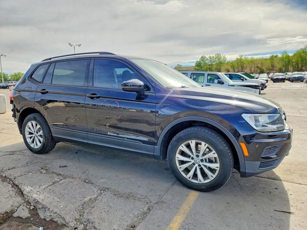 2019 VOLKSWAGEN TIGUAN 4Motion S — Passenger 3/4