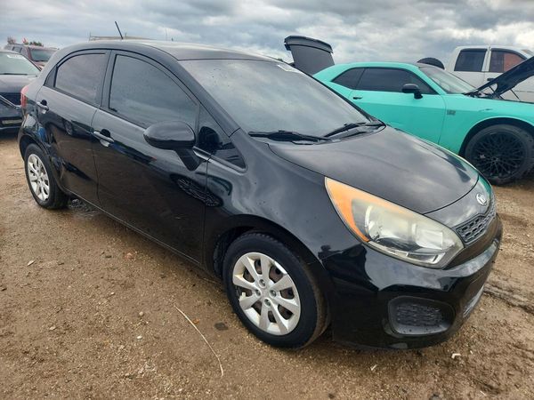 2014 KIA RIO — Passenger 3/4
