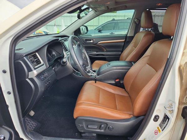 2019 TOYOTA HIGHLANDER — DENT
