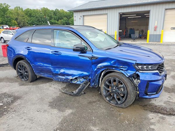 2022 KIA SORENTO — Passenger 3/4