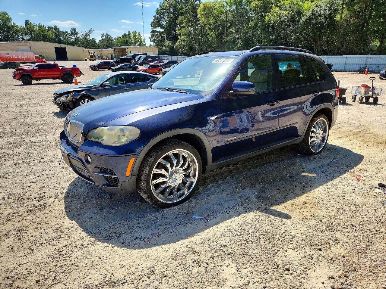 2012 BMW X5 xDrive50i — Front 3/4