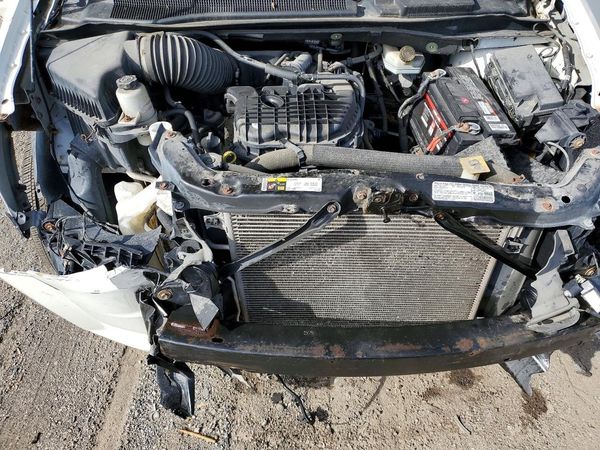 2013 DODGE GRAND CARAVAN SE — Engine bay