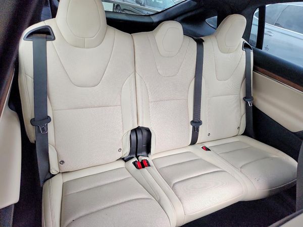 2025 TESLA MODEL X