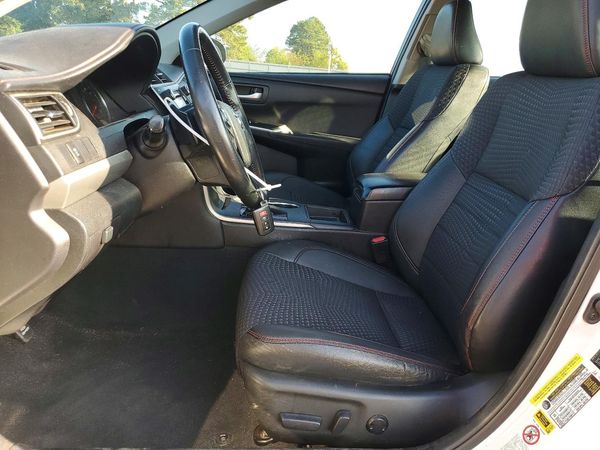 2015 TOYOTA CAMRY — DENT