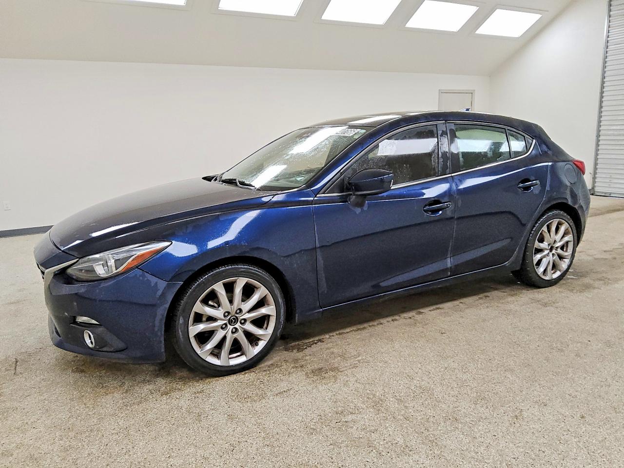 2016 MAZDA 3 SE — Front 3/4
