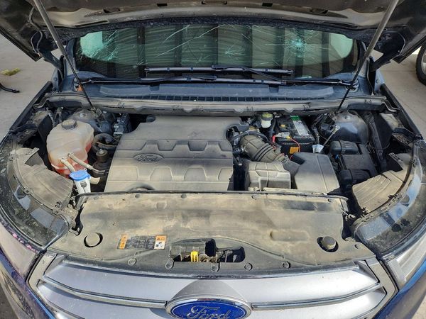 2017 FORD EDGE SEL — Engine bay