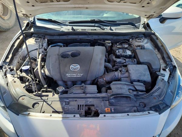 2014 MAZDA 3 Touring/GS — Engine bay