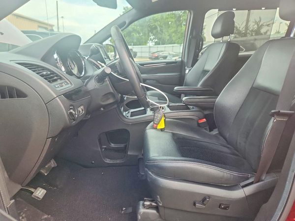 2017 DODGE GRAND CARAVAN SXT — DENT