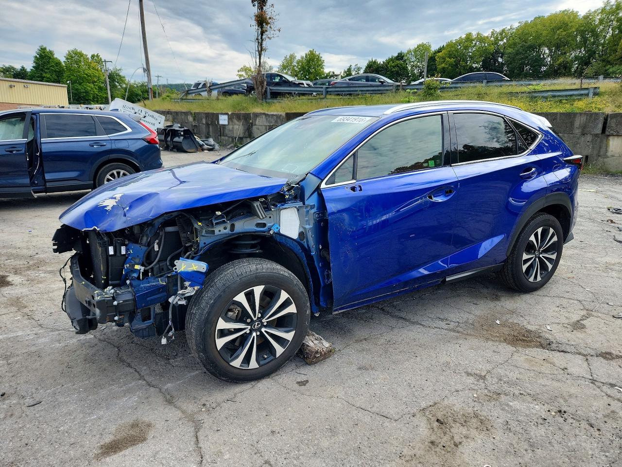 2021 LEXUS NX 300 F Sport Comfort — Front 3/4