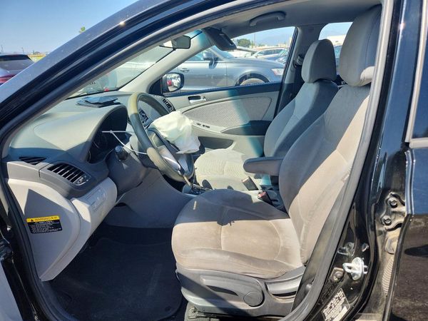 2012 HYUNDAI ACCENT GL (Middle-low grade) — DENT