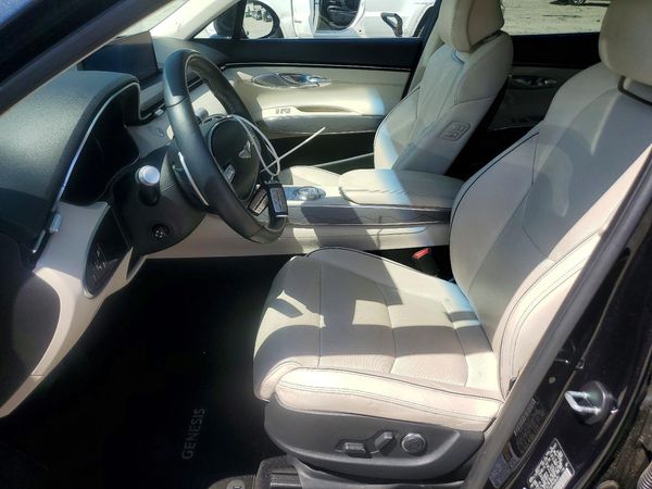2023 GENESIS GV70